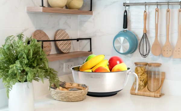stainless steel mixing bowl with handle and suction cup
